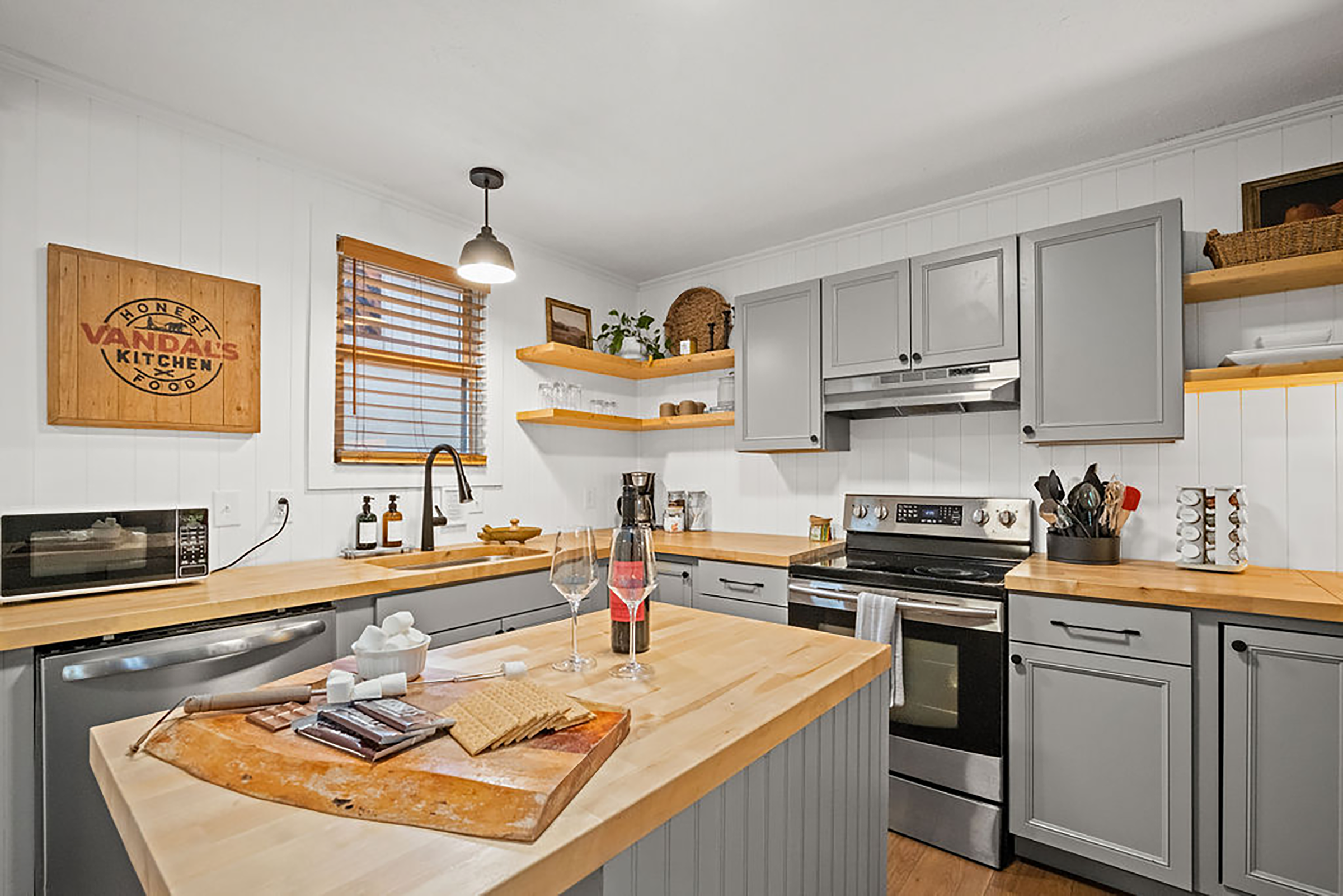 Adventure Haven fully equipped kitchen and dining area