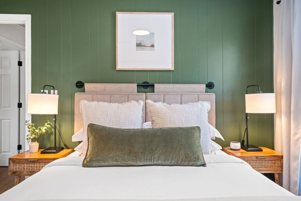 Delightful Gorge Getaway — Primary Bedroom